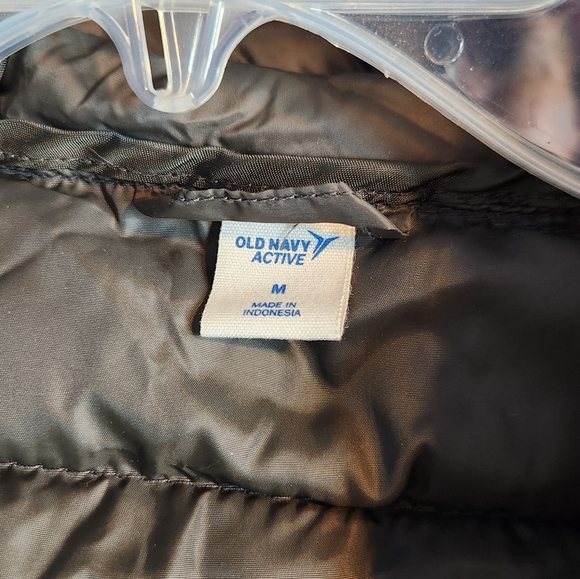 Old Navy Active Black Quilted Jacket - Picture 3 of 3
